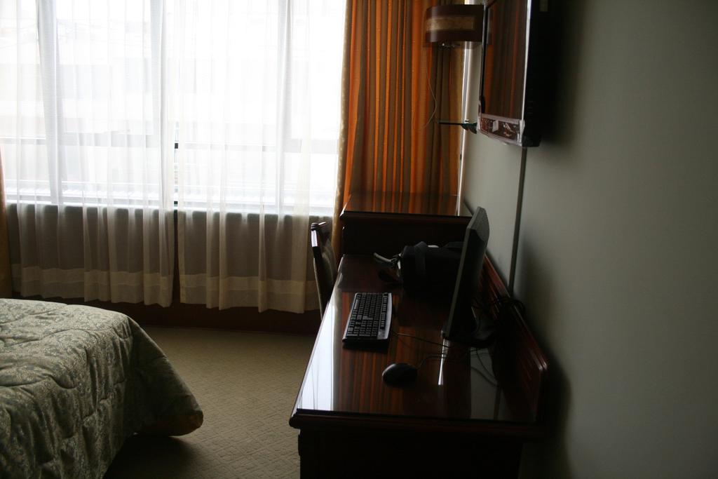 Hotel Oro Inn Lima Szoba fotó